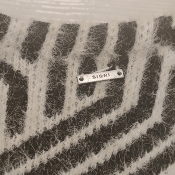 Blazer - Picture 2 of 4